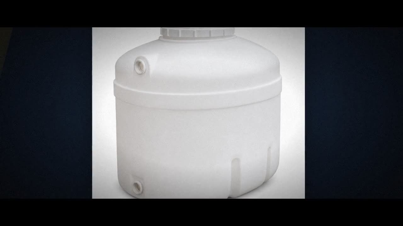 130 Gallon Plastic Vertical Rainwater Harvesting Tank with Slimline De video